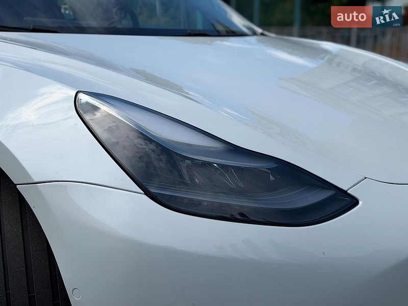 Седан Tesla Model 3 2021 в Києві