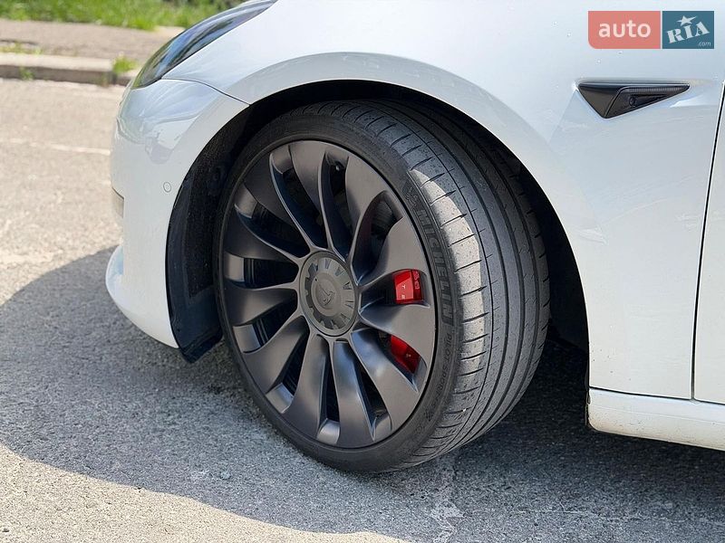 Седан Tesla Model 3 2021 в Києві