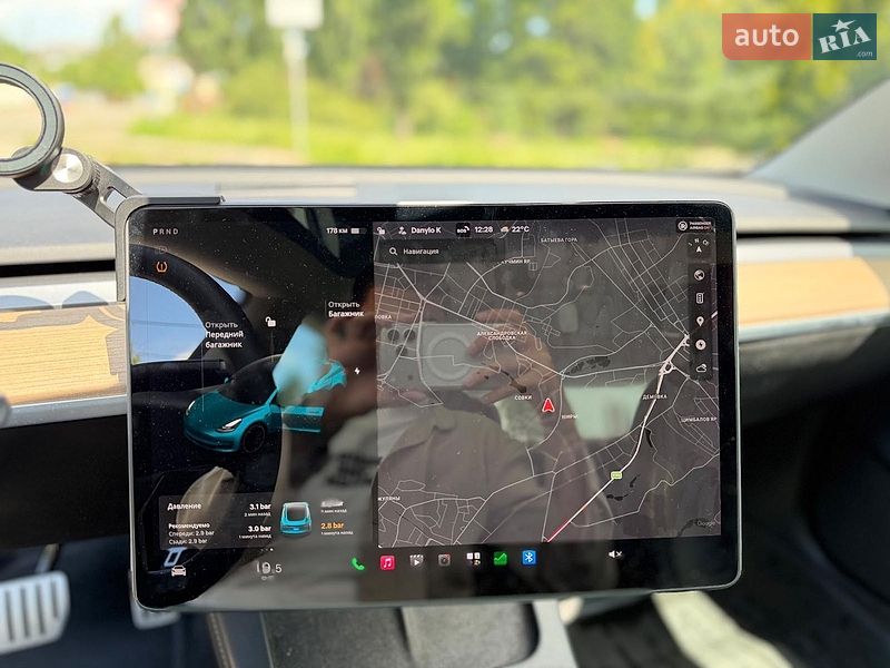 Седан Tesla Model 3 2021 в Києві