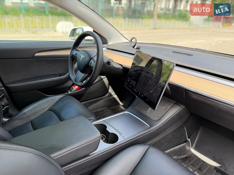 Седан Tesla Model 3 2021 в Києві