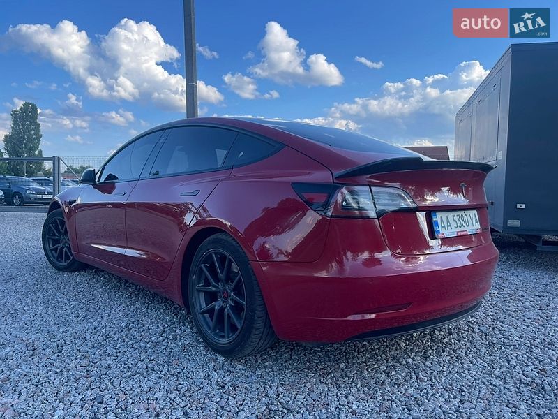Седан Tesla Model 3 2020 в Переяславі