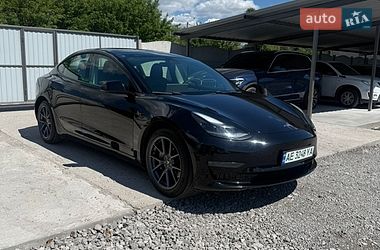 Седан Tesla Model 3 2020 в Кам'янському
