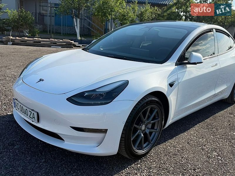 Tesla Model 3 2022