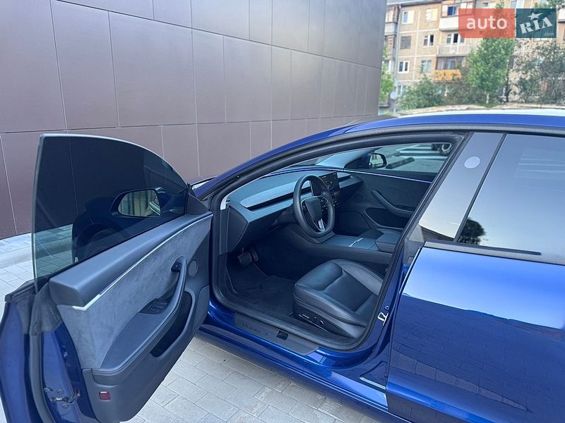 Седан Tesla Model 3 2024 в Киеве