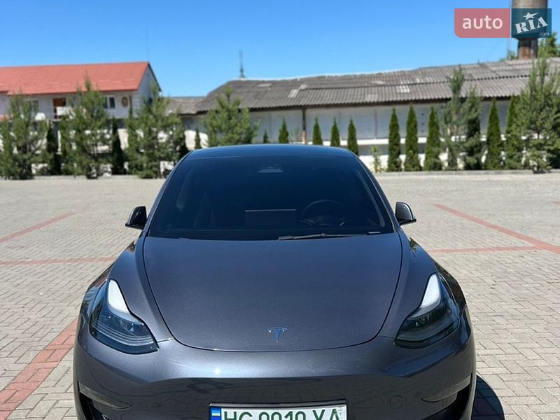 Tesla Model 3 2023