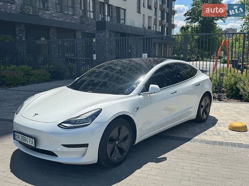 Седан Tesla Model 3 2019 в Кропивницком
