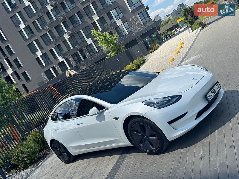 Седан Tesla Model 3 2019 в Кропивницком