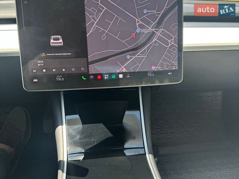 Седан Tesla Model 3 2019 в Кропивницком