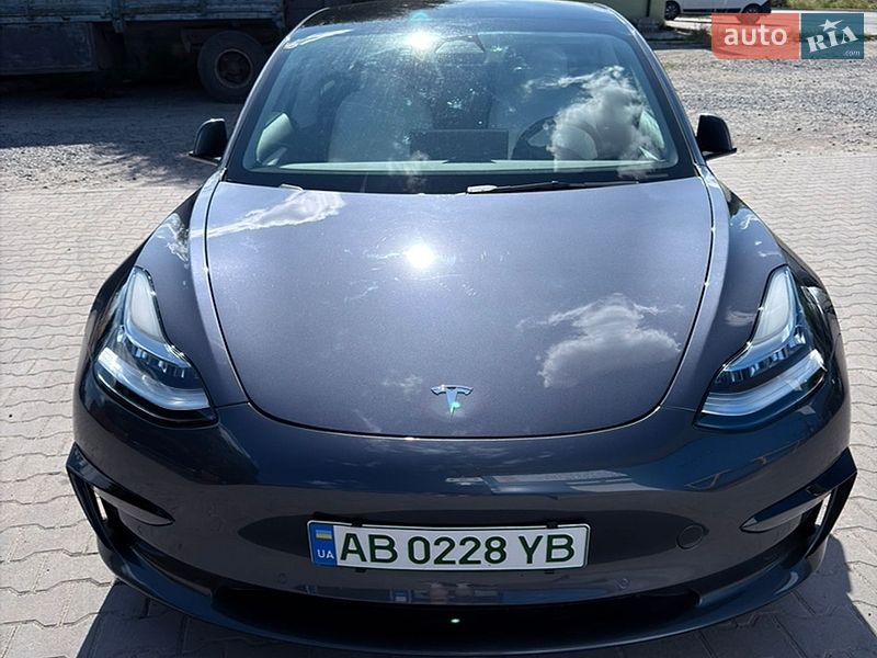 Tesla Model 3 2022