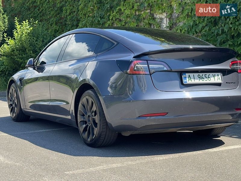 Седан Tesla Model 3 2020 в Вышгороде