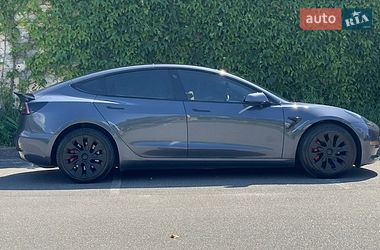 Седан Tesla Model 3 2020 в Вышгороде