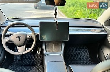 Седан Tesla Model 3 2020 в Вышгороде