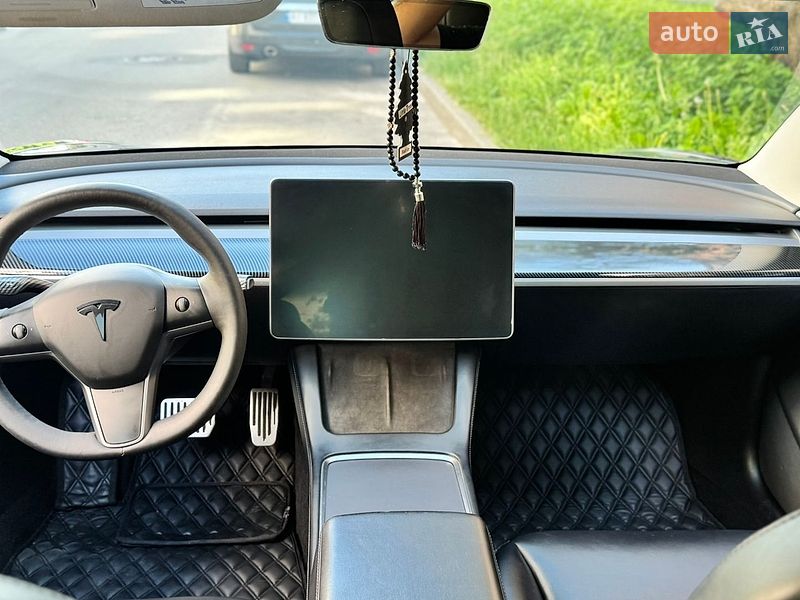 Седан Tesla Model 3 2020 в Вышгороде