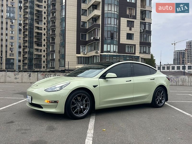 Tesla Model 3 2022