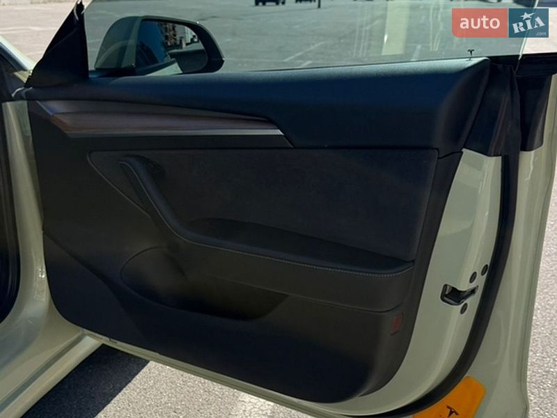 Седан Tesla Model 3 2022 в Киеве фото 24 Седан Tesla Model 3 2022 в Киеве