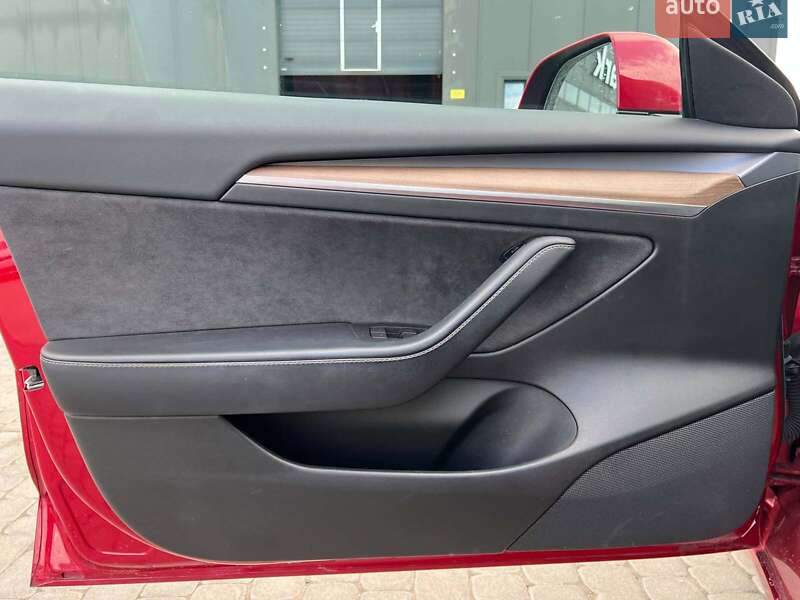 Седан Tesla Model 3 2021 в Львові