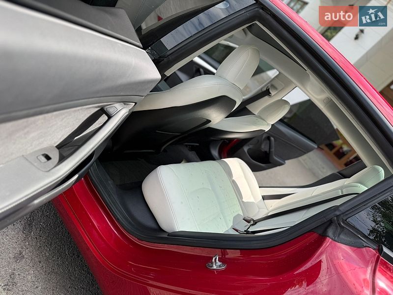 Седан Tesla Model 3 2022 в Білій Церкві