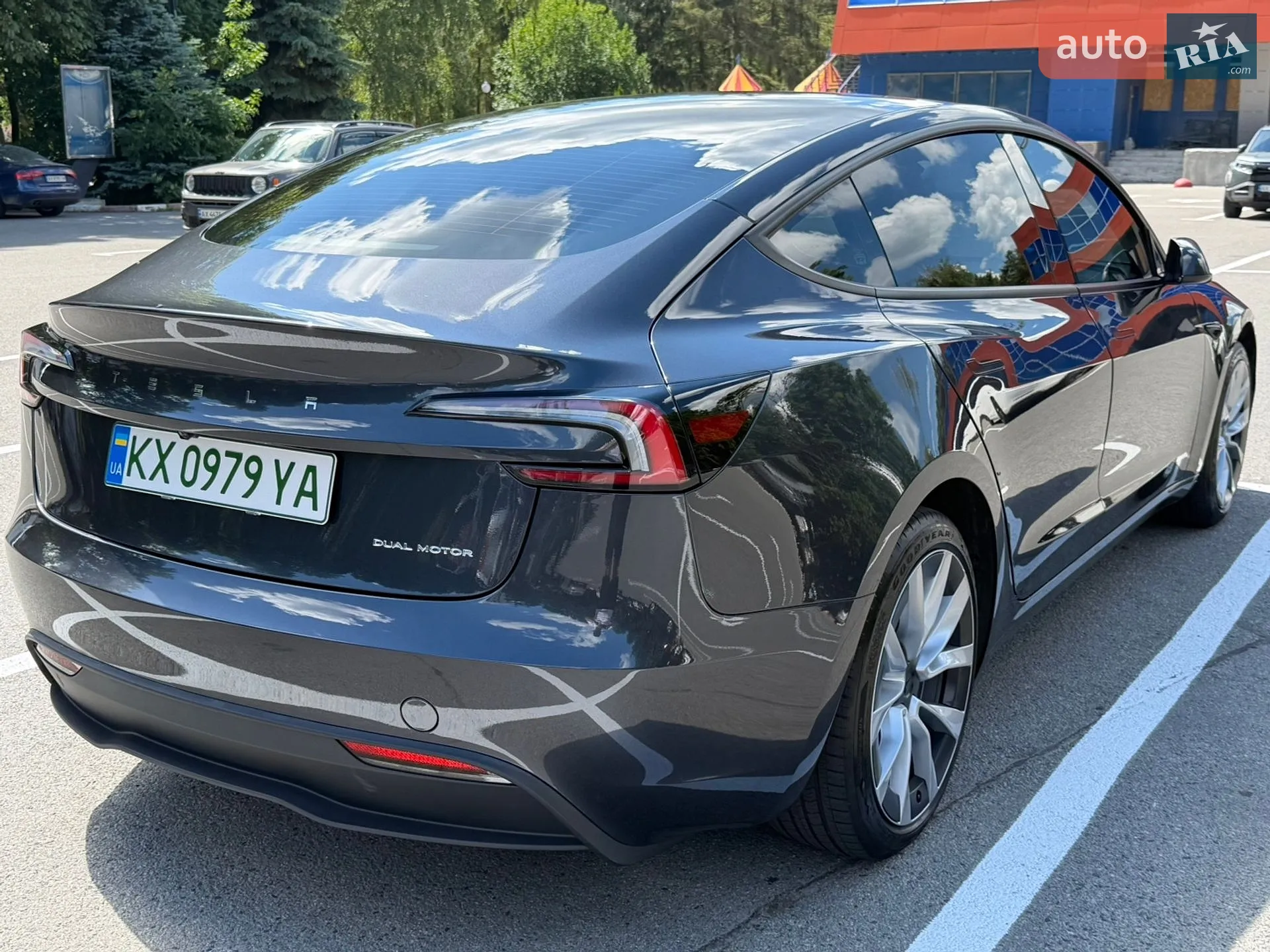 2025 Tesla Model 3 - мініатюра 6