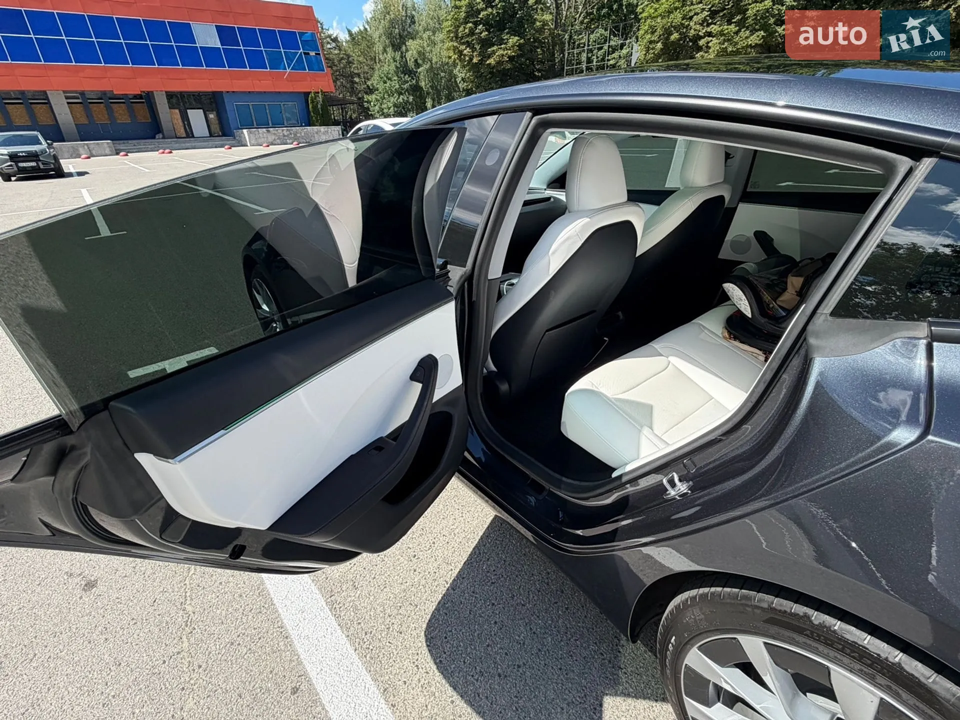 2025 Tesla Model 3 - мініатюра 12