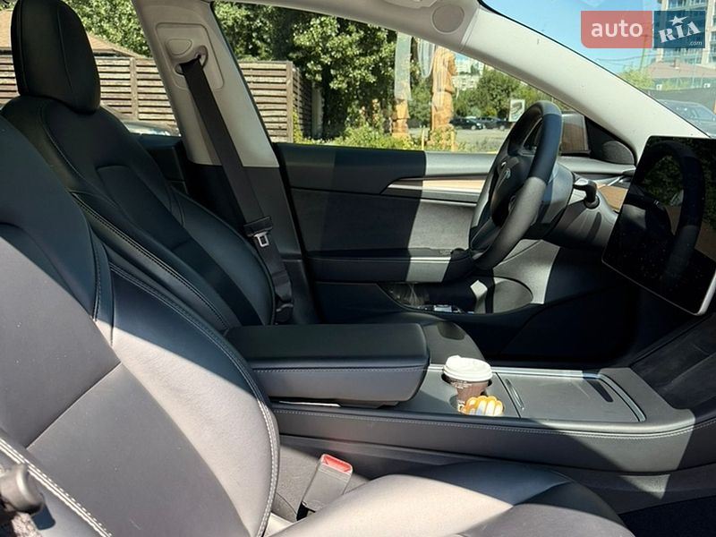 Седан Tesla Model 3 2021 в Днепре