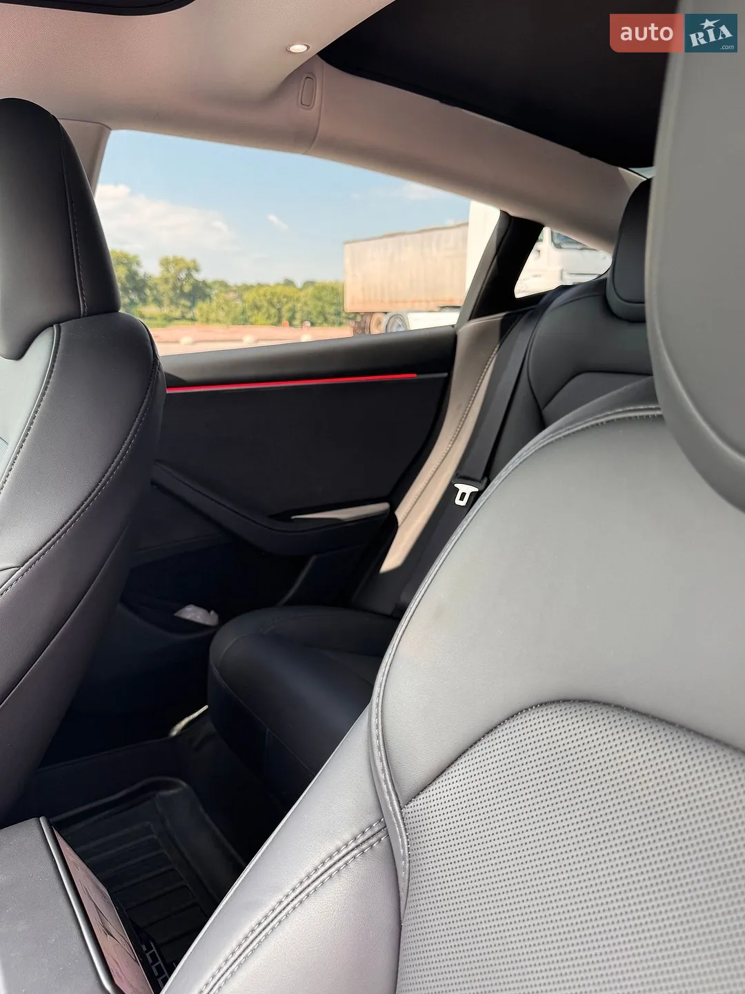 2024 Tesla Model 3 - мініатюра 9