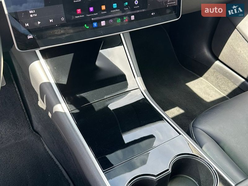Седан Tesla Model 3 2019 в Днепре