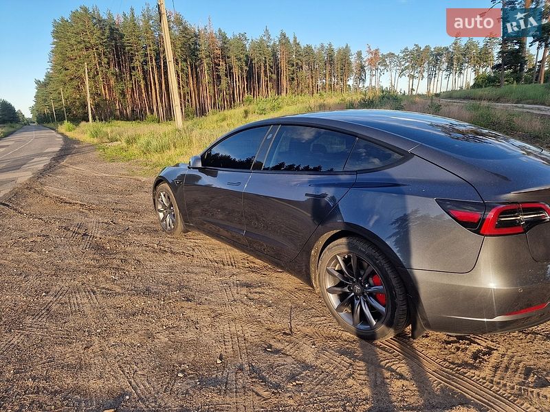 Седан Tesla Model 3 2022 в Черкассах