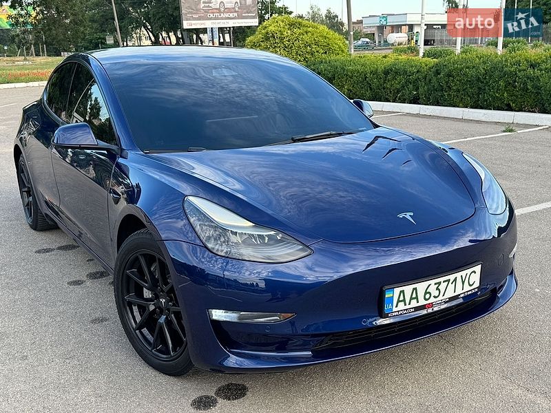 Седан Tesla Model 3 2022 в Кропивницком Седан Tesla Model 3 2022 в Кропивницком