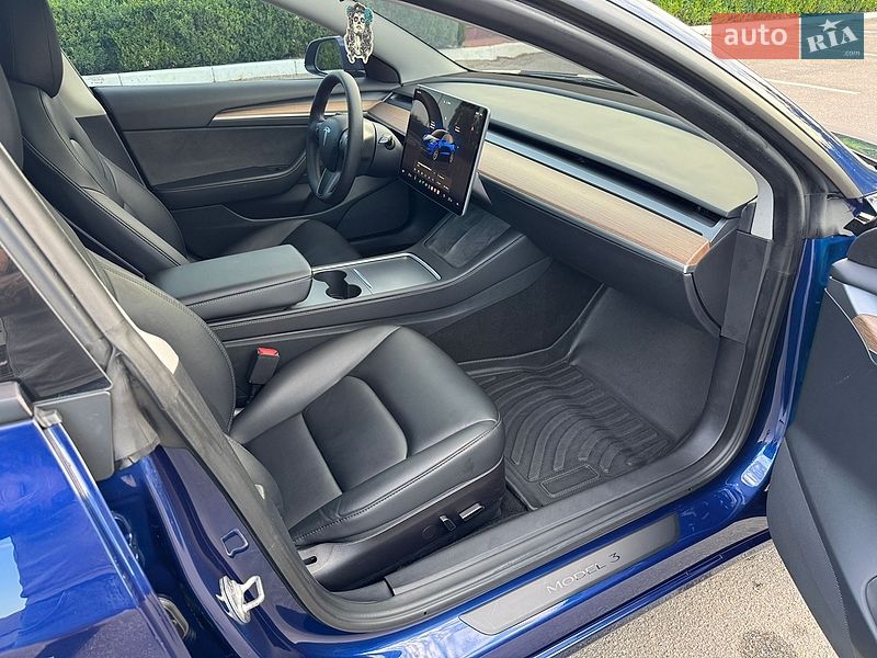 Седан Tesla Model 3 2022 в Кропивницком