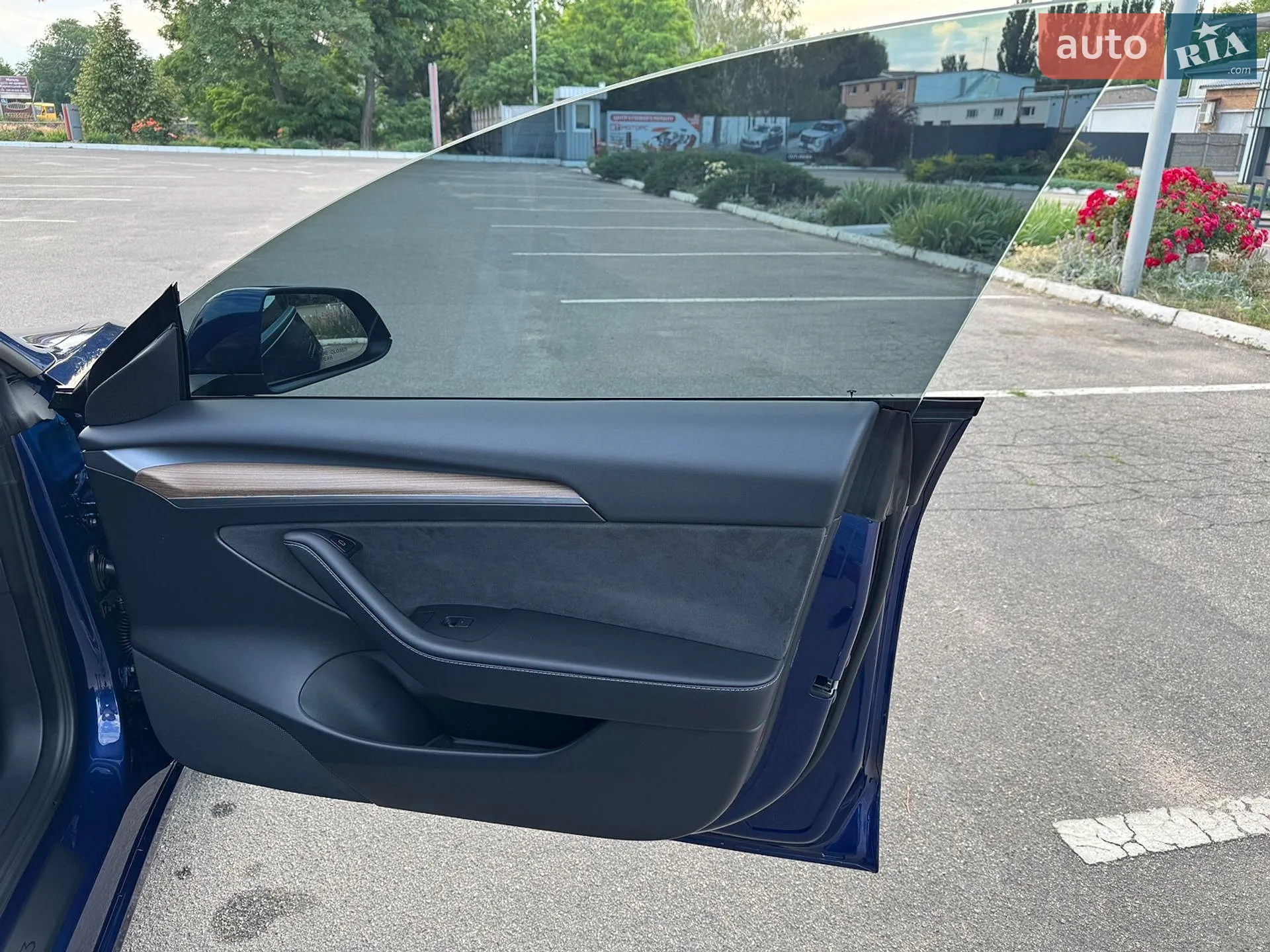Tesla Model 3 2022 VIN 5YJ3E1EB1NF335677 фото оголошення 29 з 45