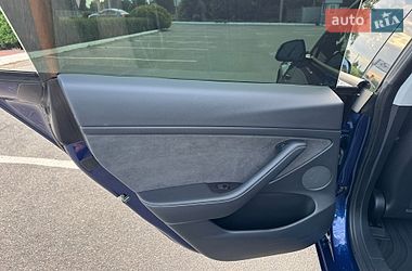 Седан Tesla Model 3 2022 в Кропивницком