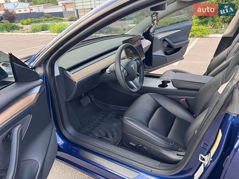 Седан Tesla Model 3 2022 в Кропивницком