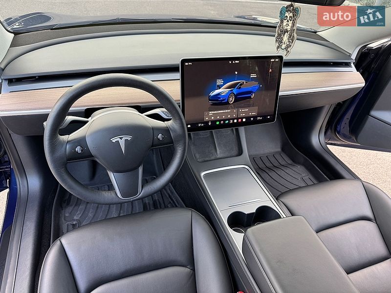Седан Tesla Model 3 2022 в Кропивницком