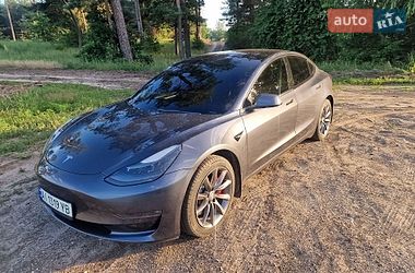 Седан Tesla Model 3 2022 в Черкассах