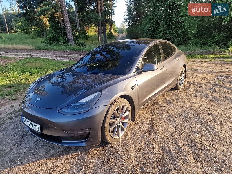 Седан Tesla Model 3 2022 в Черкассах