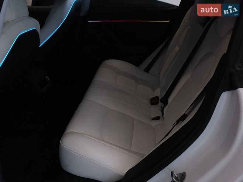 Седан Tesla Model 3 2021 в Одессе