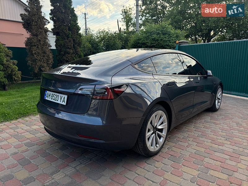 Седан Tesla Model 3 2022 в Киеве