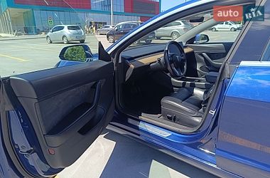 Седан Tesla Model 3 2019 в Тернополі