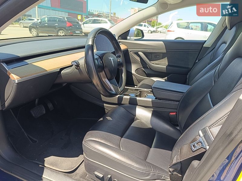 Седан Tesla Model 3 2019 в Тернополі