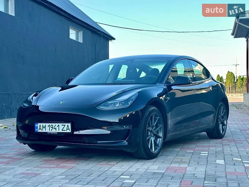 Tesla Model 3 2022