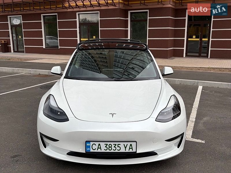 Tesla Model 3 2022