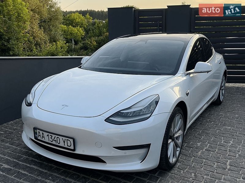 Седан Tesla Model 3 2020 в Житомирі фото Седан Tesla Model 3 2020 в Житомирі