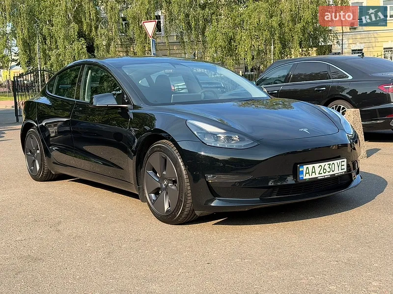 Tesla Model 3 2021