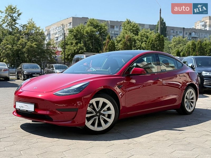 Седан Tesla Model 3 2023 в Одессе