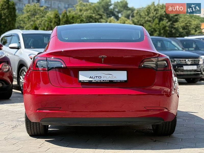 Седан Tesla Model 3 2023 в Одессе