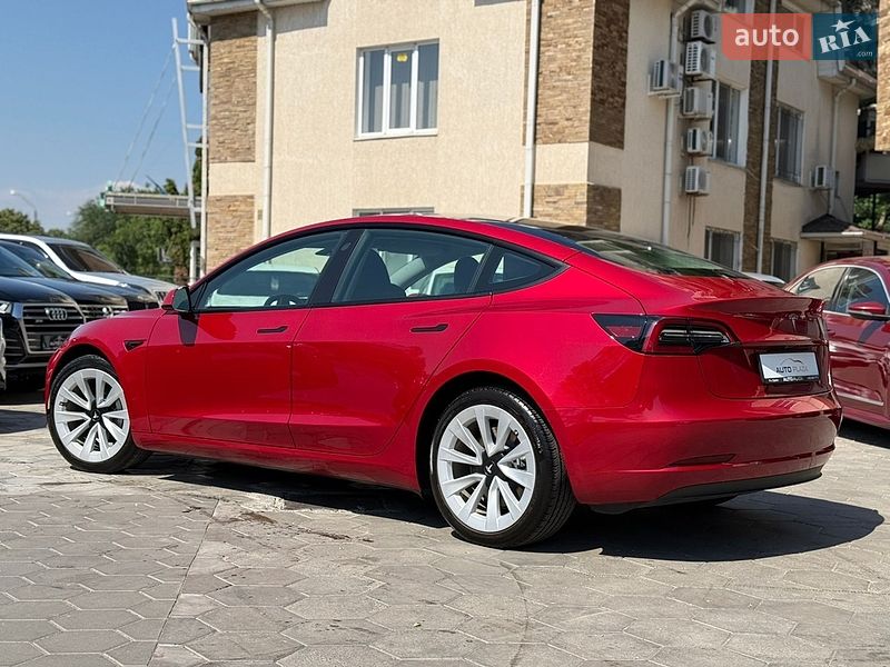 Седан Tesla Model 3 2023 в Одессе