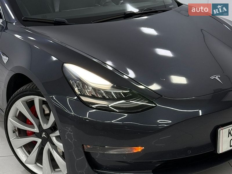 Седан Tesla Model 3 2018 в Одесі