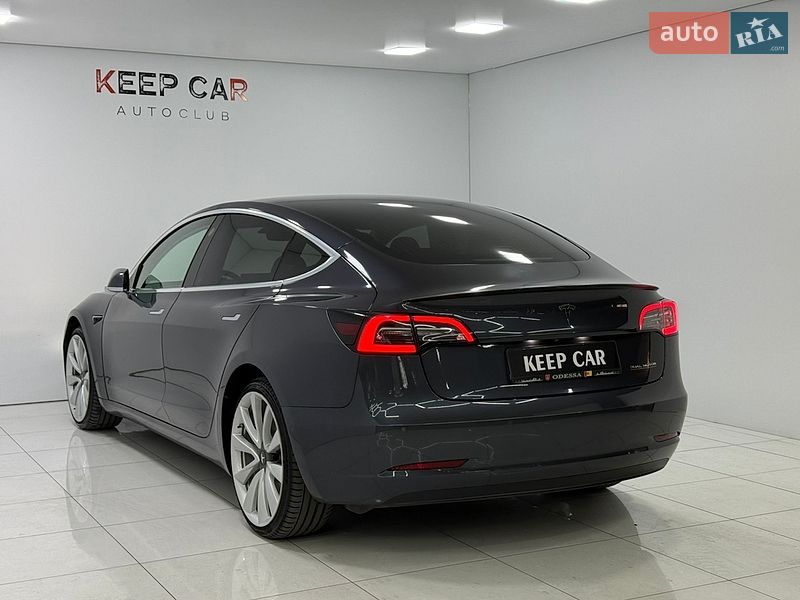 Седан Tesla Model 3 2018 в Одесі