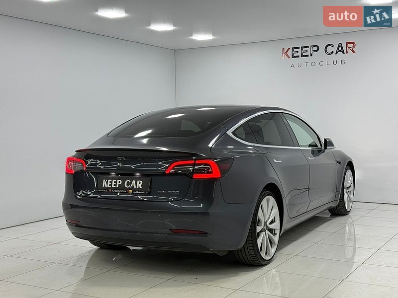 Седан Tesla Model 3 2018 в Одесі