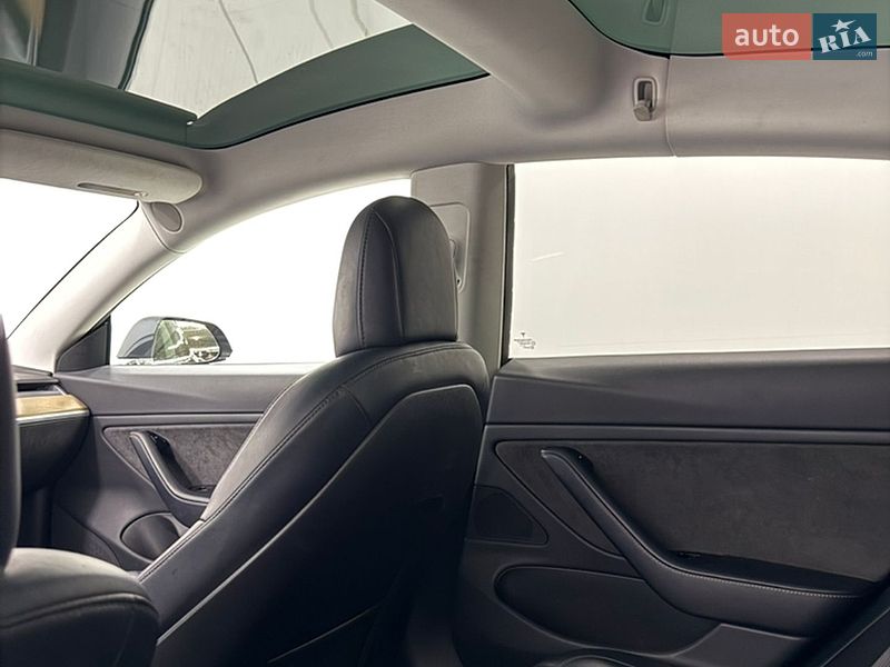 Седан Tesla Model 3 2018 в Одесі